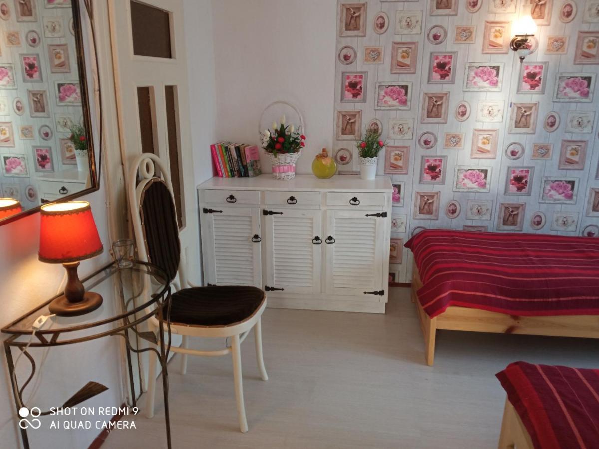 Domek I Apartamenty Stokrotka Krynica Zdroj Buitenkant foto